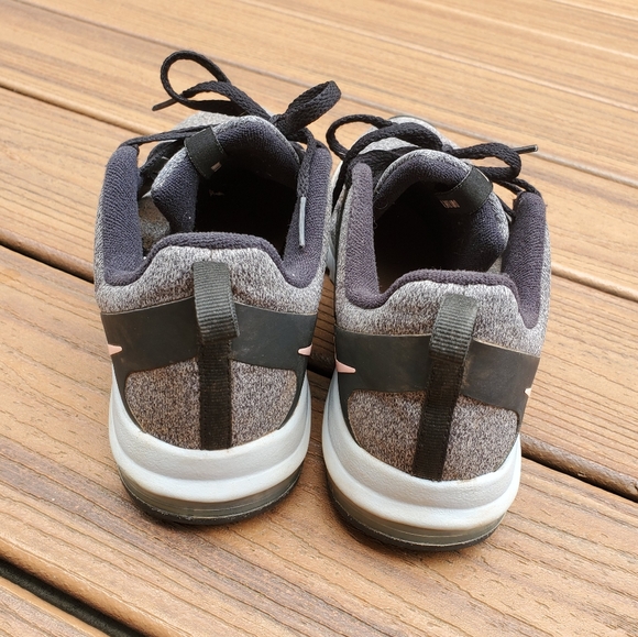 Nike Running Shoes - Picture 3 of 8